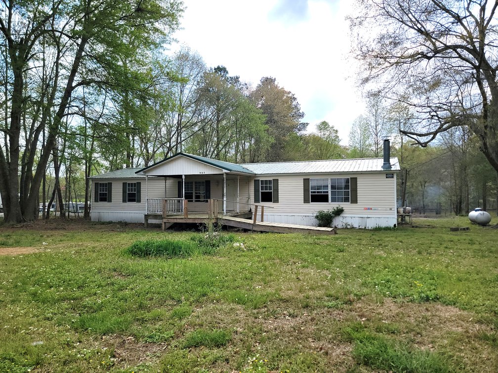 Image for ABSOLUTE AUCTION: WEISS Lake Waterfront, 05.10.25