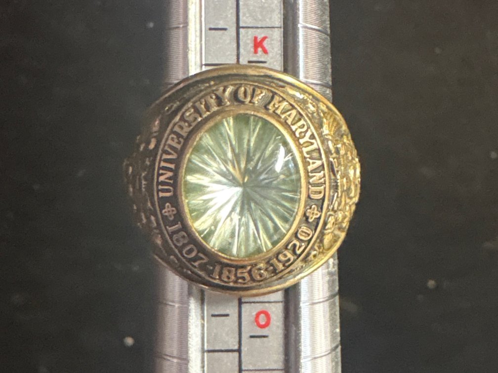 10kt  10.8 grams Ladies Class Ring