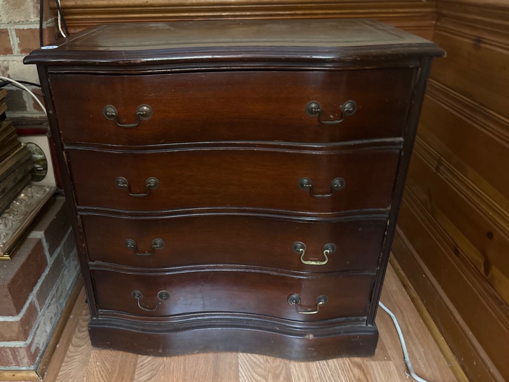 Vintage 4-Drawer Dresser