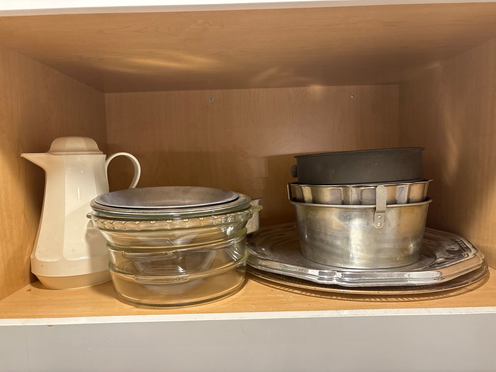 Cabinet (1) and Drawer Lot (1) Contents