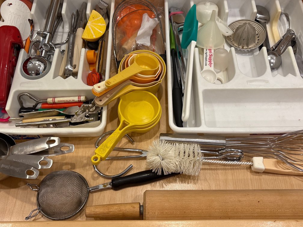 4 Kitchen Drawer Lot Lot (utensils, kitchen tools, storage containers)