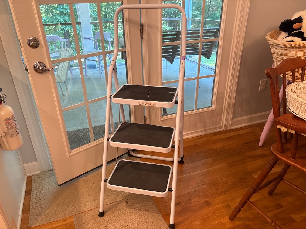Step Stool and Hand-Towel Lot