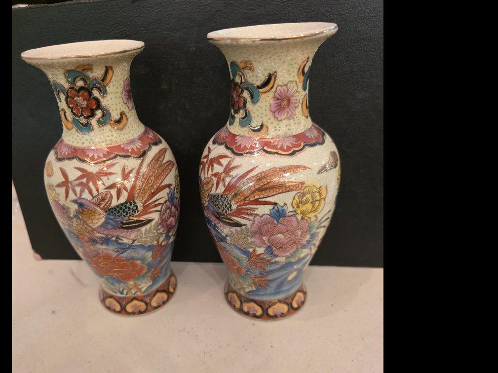 Hand-painted Asian with Floral & Birds w/gold accents Vase - 8 1/2"