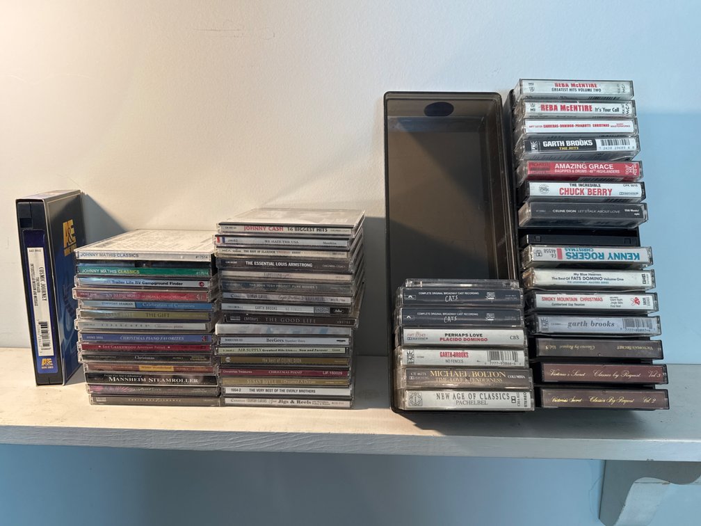 Music - CDs and Cassette Tapes Lot