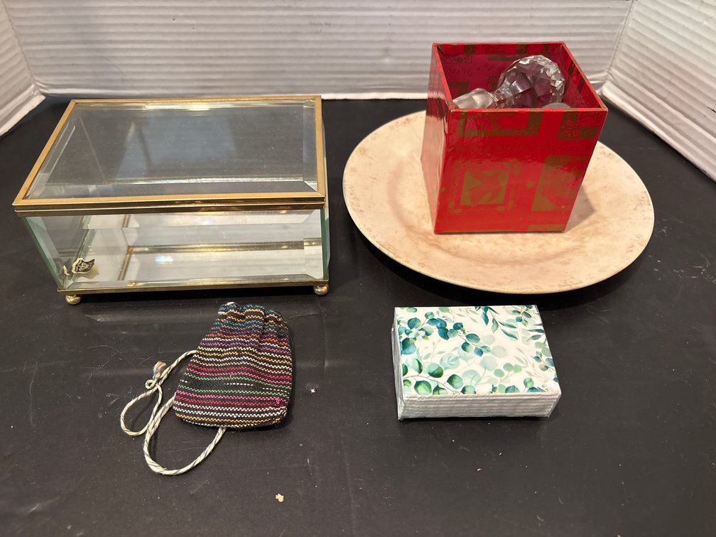 Glass box & Extras