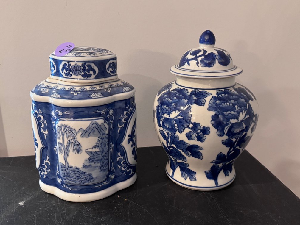 Blue and White Porcelain Ginger Jars w/Lids x2