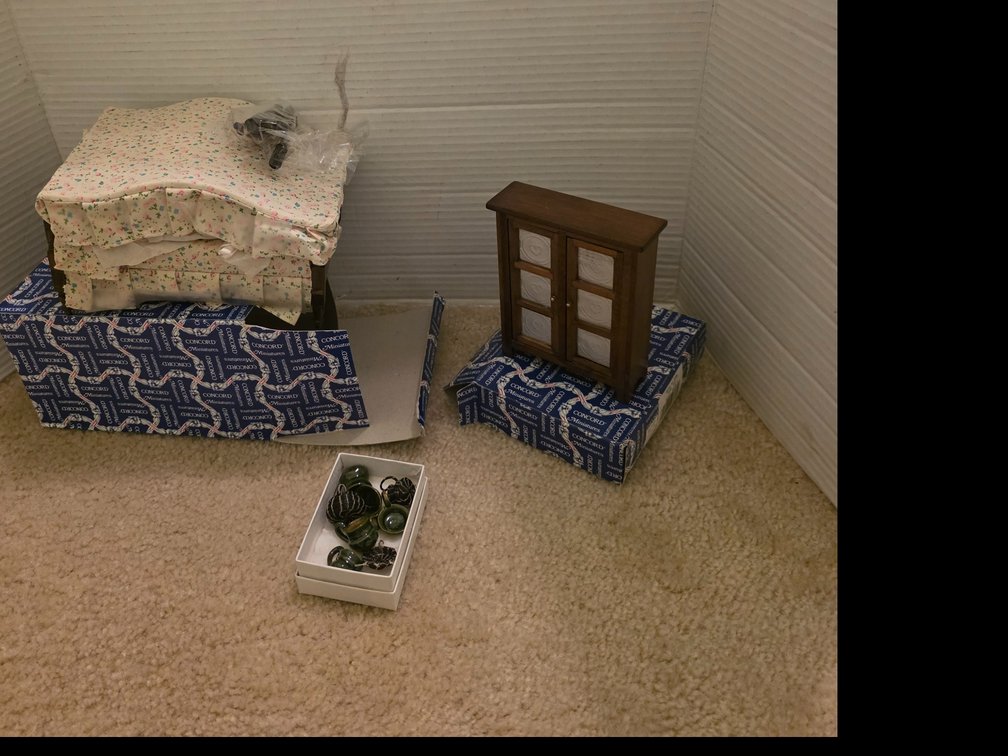 Miniature  doll  house furniture  NIB