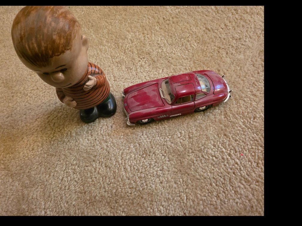 Hand Painted Ceramic Linus, Metal  Mercedes Benz