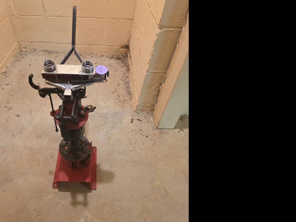 MEC progressive shotshell reloading press