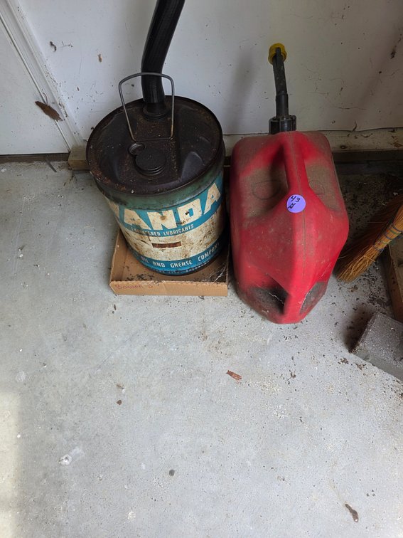 Plastic Gas Can, Wanda  Enginered Lubricant