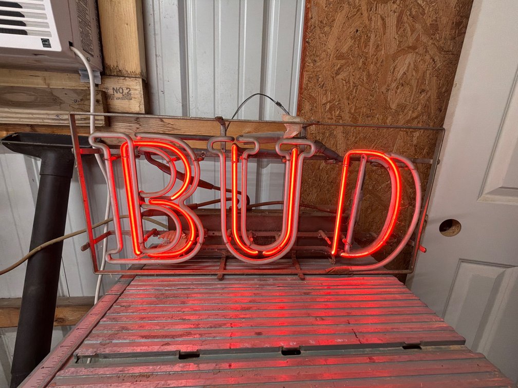 Blinking Bud light neon sign