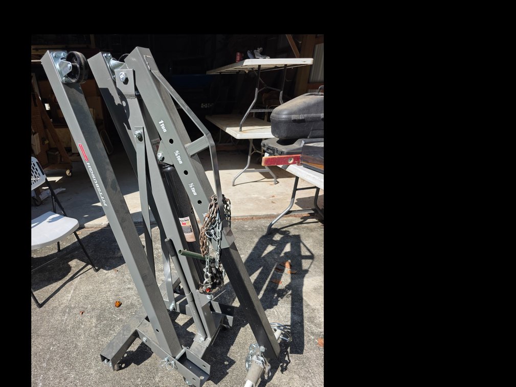 Pittsburgh  Automotive  3 Ton Long Ram Engine  Lift