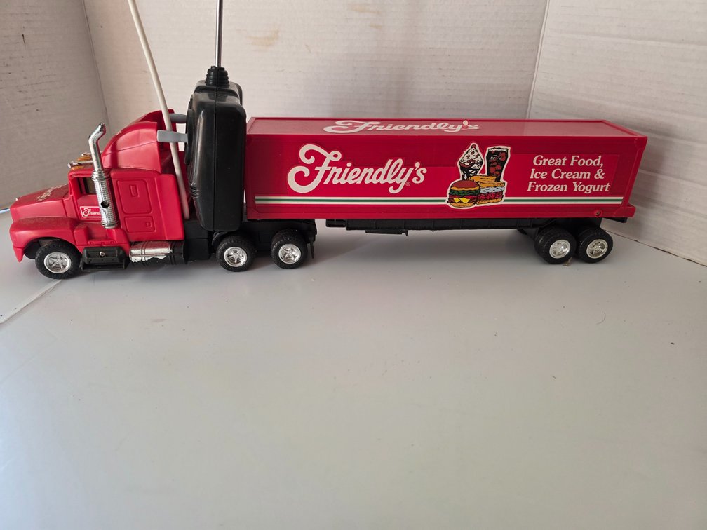 Friendly's Ice Cream Semi Truck trailer Wireless Remote Radio control tractor