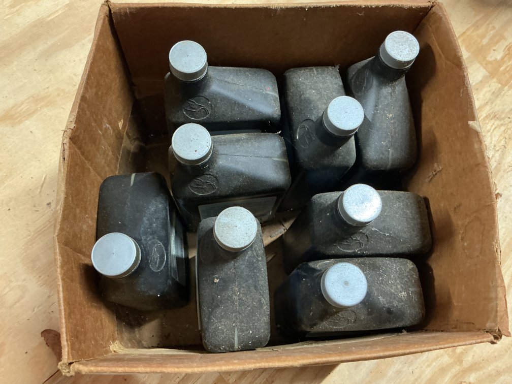 8 Quarts  Stens Oil