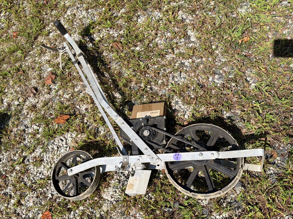 Earthway Precision Garden Seeder with Aluminum Frame