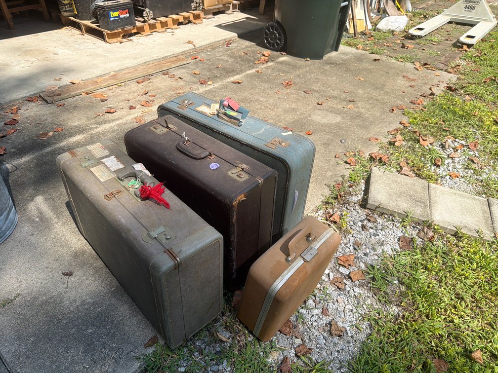 Lot of 4 Suitcases
