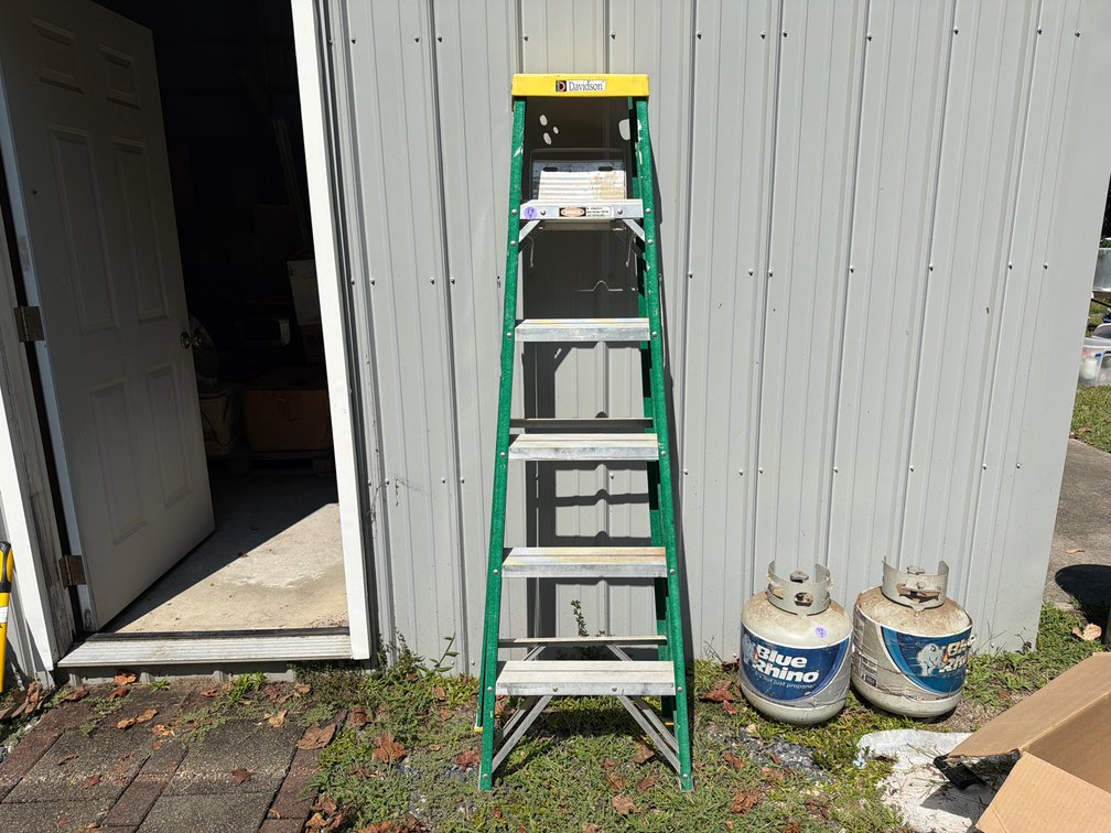 Davidson 6 Foot Industrial Fiberglass Step Ladder