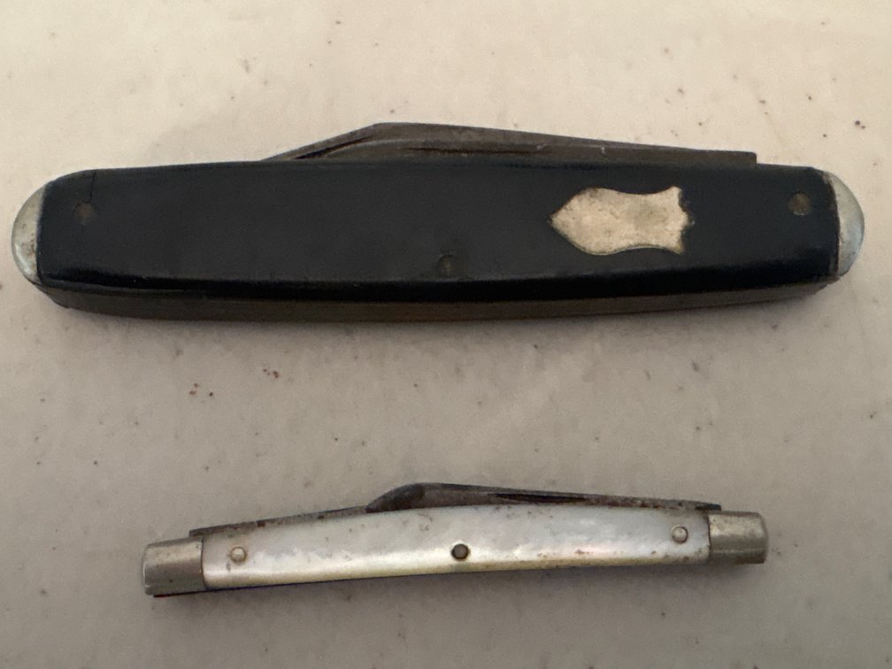 Pocket Knife Lot (x2)