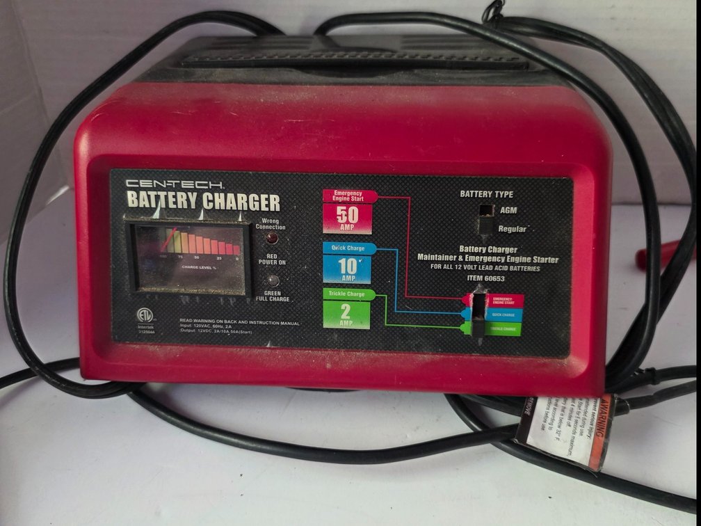 Cen-Tech 60653 Battery Charger. 120VAC, 60HZ, 2.0A INPUT, 12VDC, 50/10/2A OUTPUT