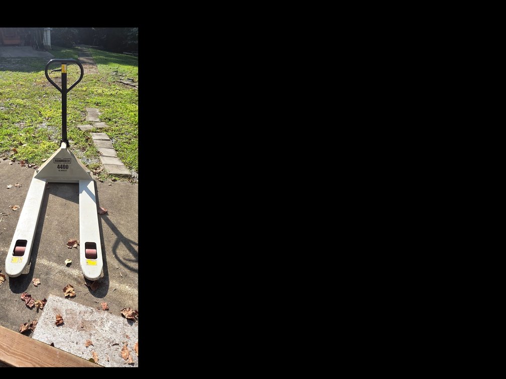 Roughneck 4400 lb Floor  Jack