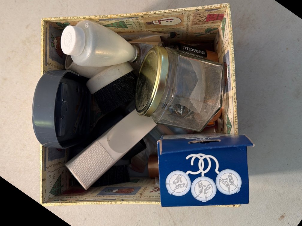 Assorted Household Gadgets & Accessories Box Lot