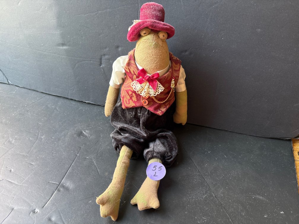 Russ Berrie Plush Frog "Napoleon" Dapper Gentleman Shelf Sitter Doll