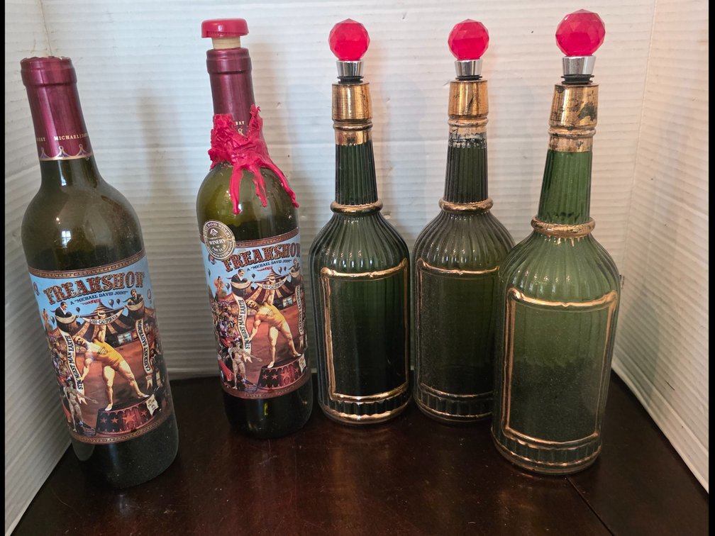 Green ribbed glass bottle, Michael David Freakshow Cabernet Sauvignon