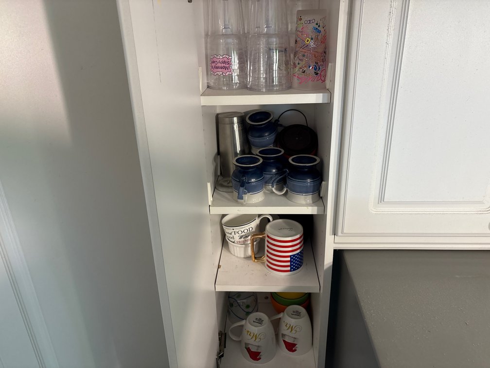 Mugs, Tumblers, and Drink Lot