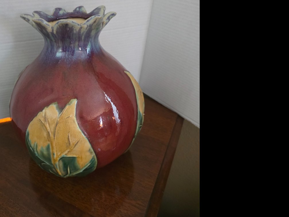 art pottery vase Flared, scalloped, or crown-like opening