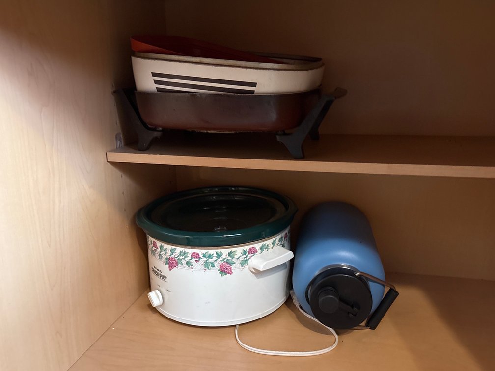 2 Drawer and 4 Cabinet Lot