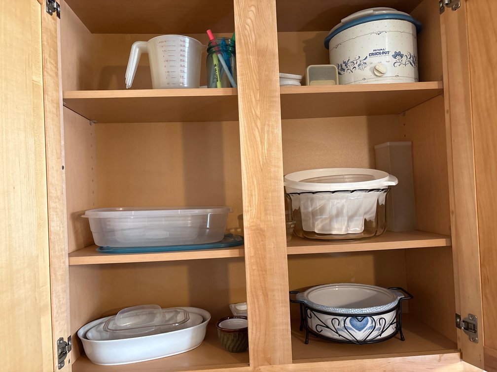 5 Cabinet Lot