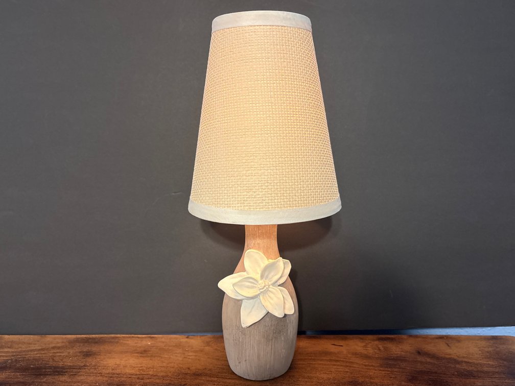 Small Accent Lamp with Flower