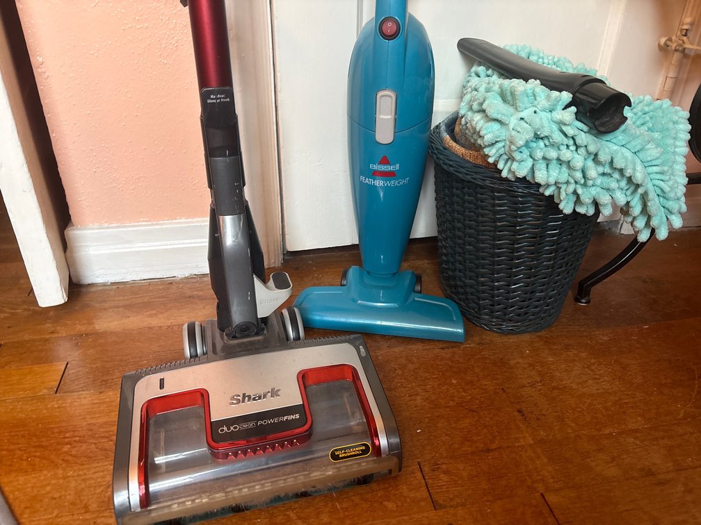 Cleaning Lot-vacuum-trashcan
