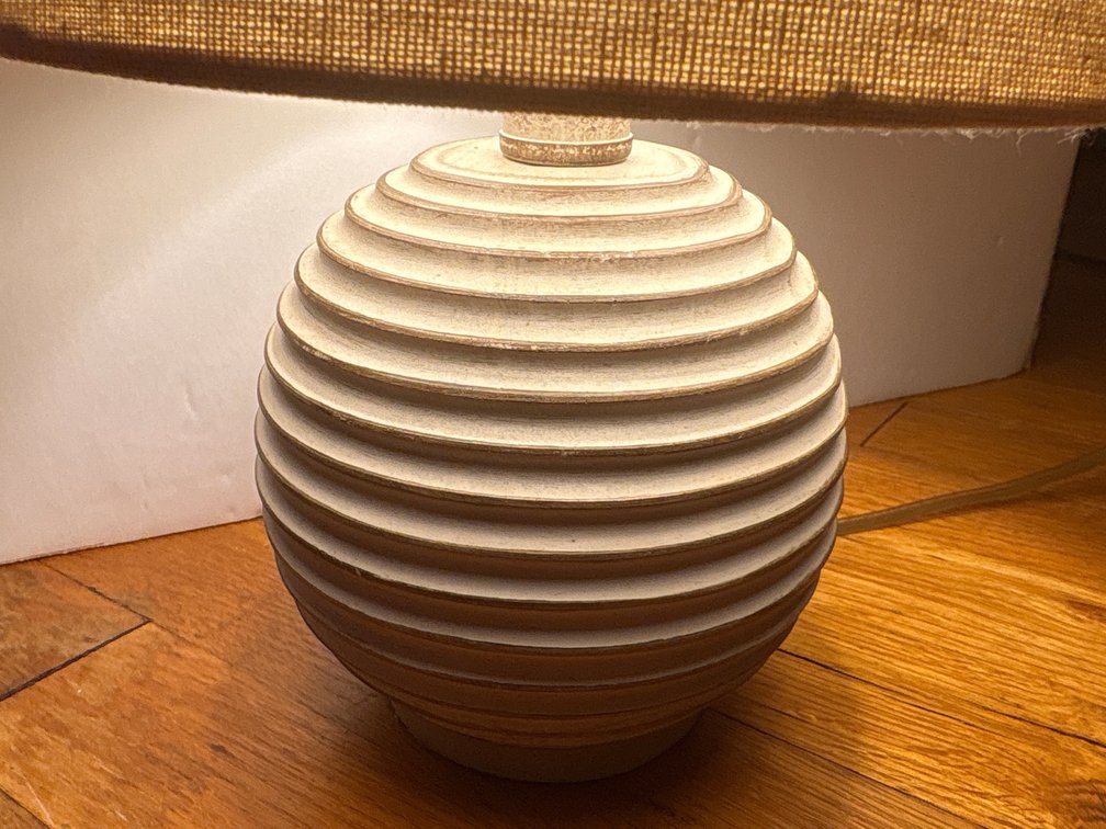 Small Neutral Accent Light