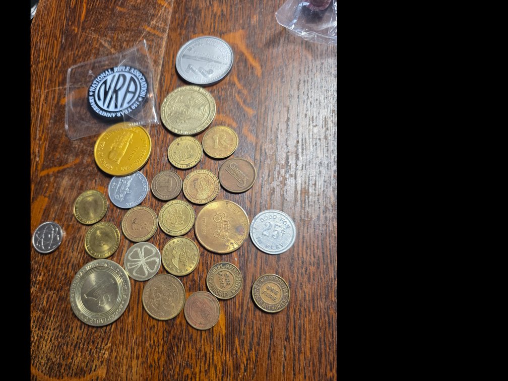 Various  Vintage  Tokens, NRA, 1975 MardiGras,