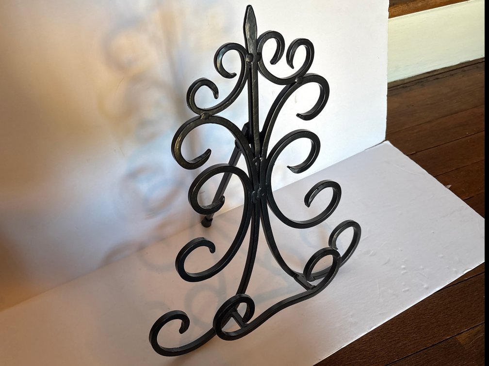 Metal Scrollwork Tabletop Display Stand Easel Decor
