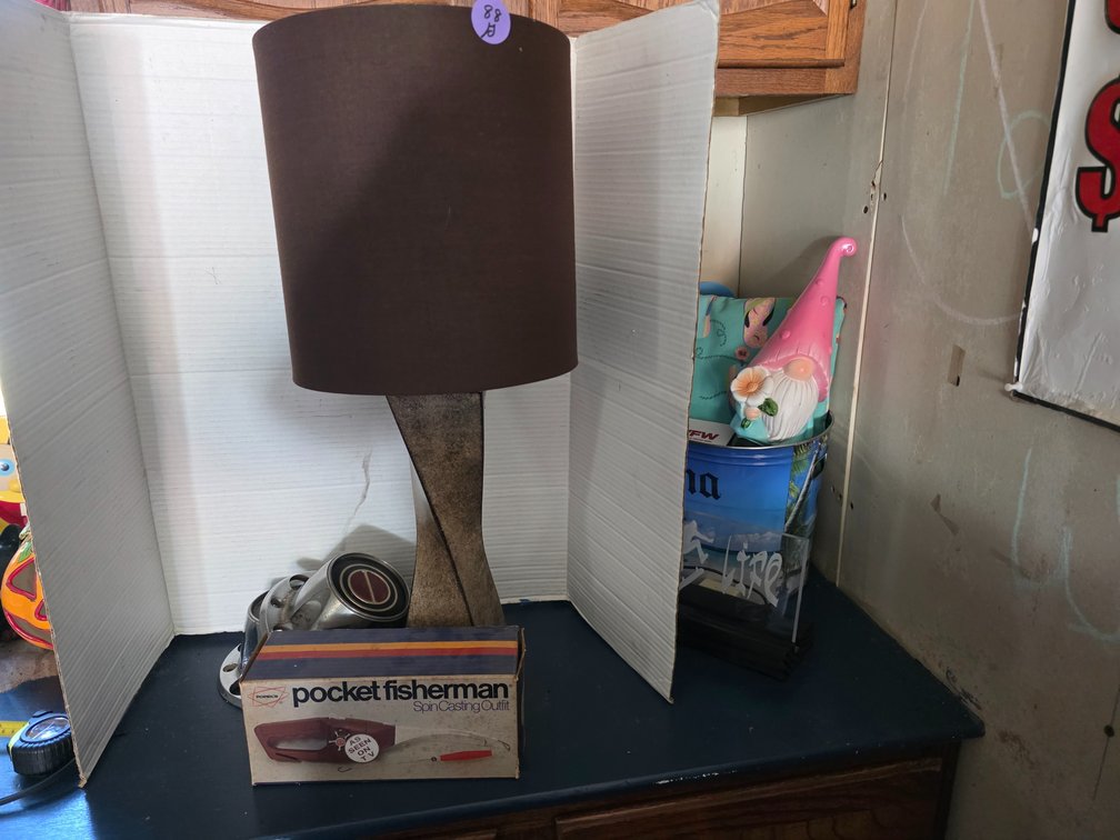 Table Lamp, Tony Stewart Car 3", Pocket Fisherman Etc