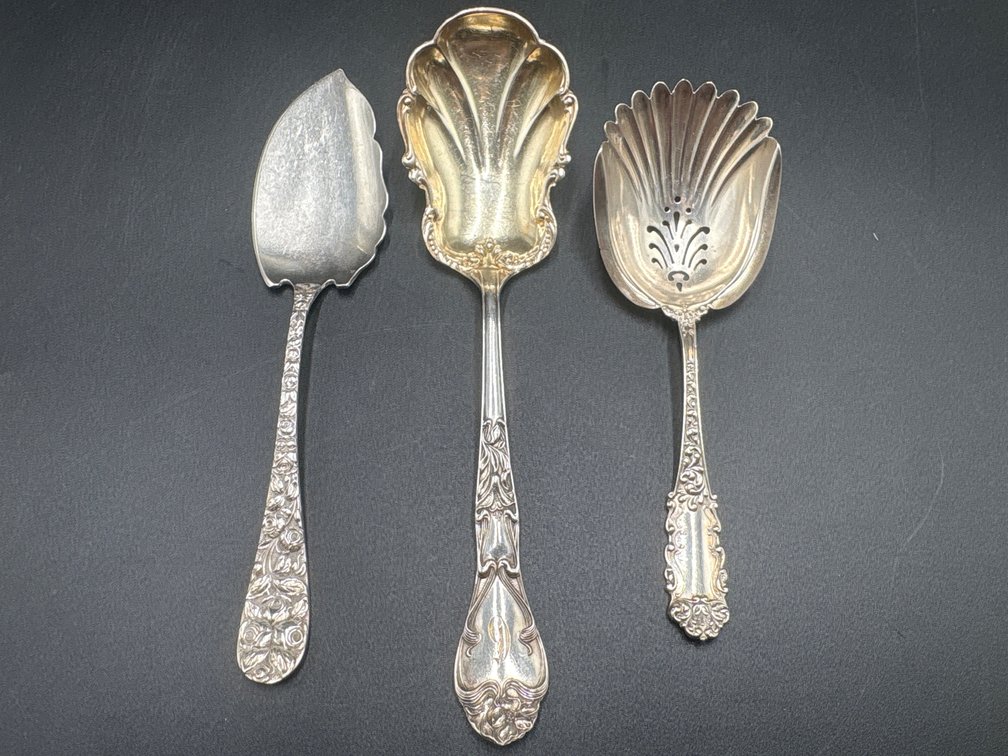3.44 Troy Ounces Sterling Silver Pie Server, Shell Spoon & Sifter