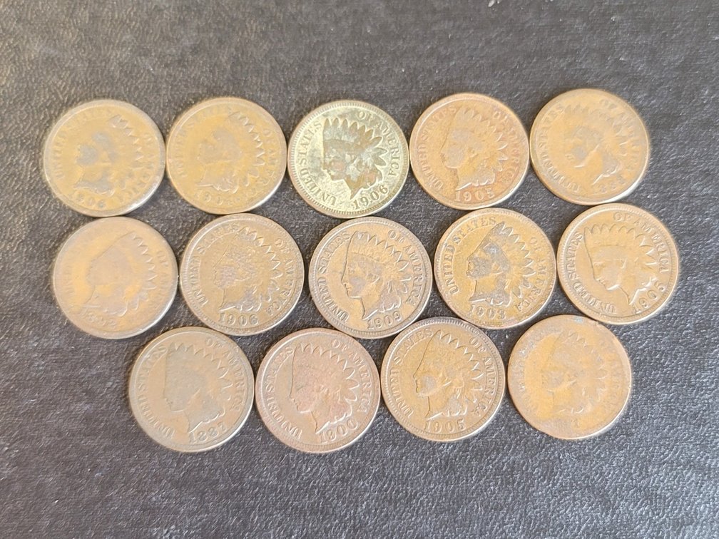 14 Indian Cents assorted dates & grades