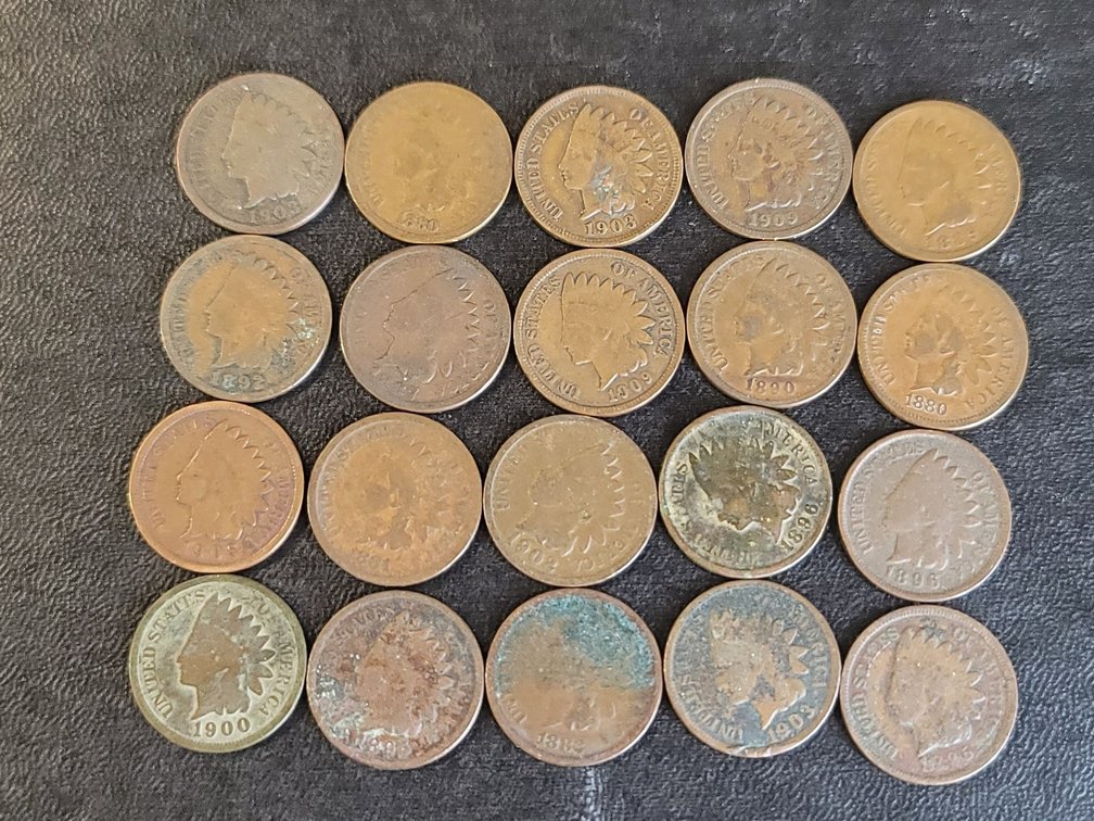 20 Indian Cents assorted dates & grades