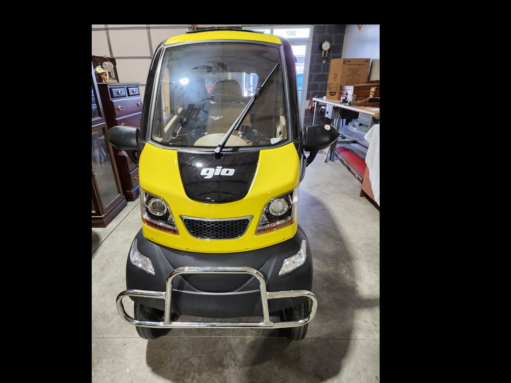 GVA Brands GIO Golf 60V/45Ah 1200W 4-Wheel Enclosed Scooter