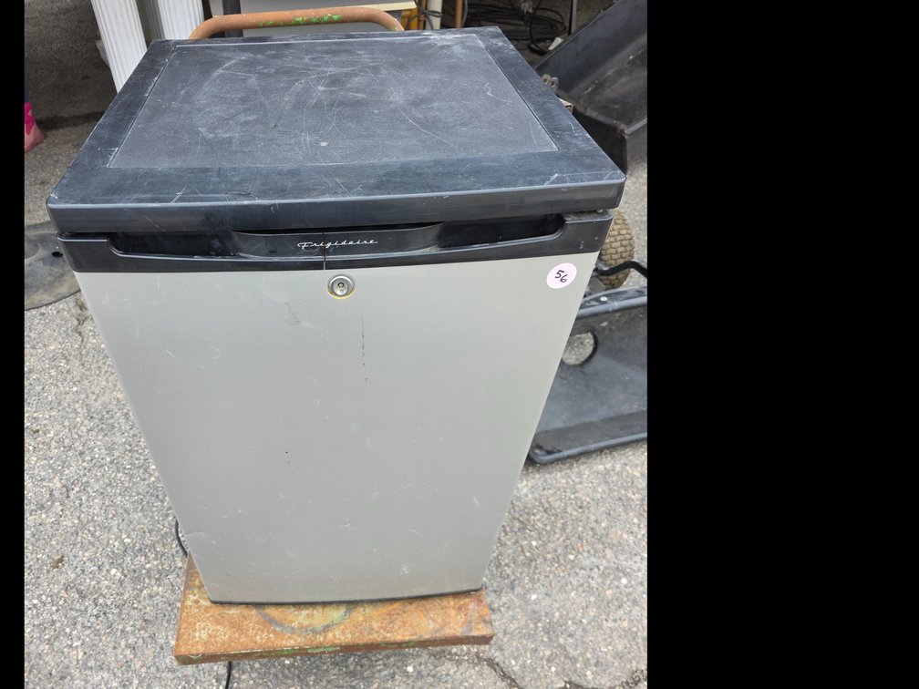 Frigidaire  Mini Refrigerator 