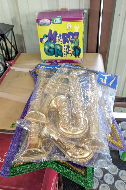 7 Ft Inflatable Mardi Gras Decor NIB), Plastic Horns & 2 Signs