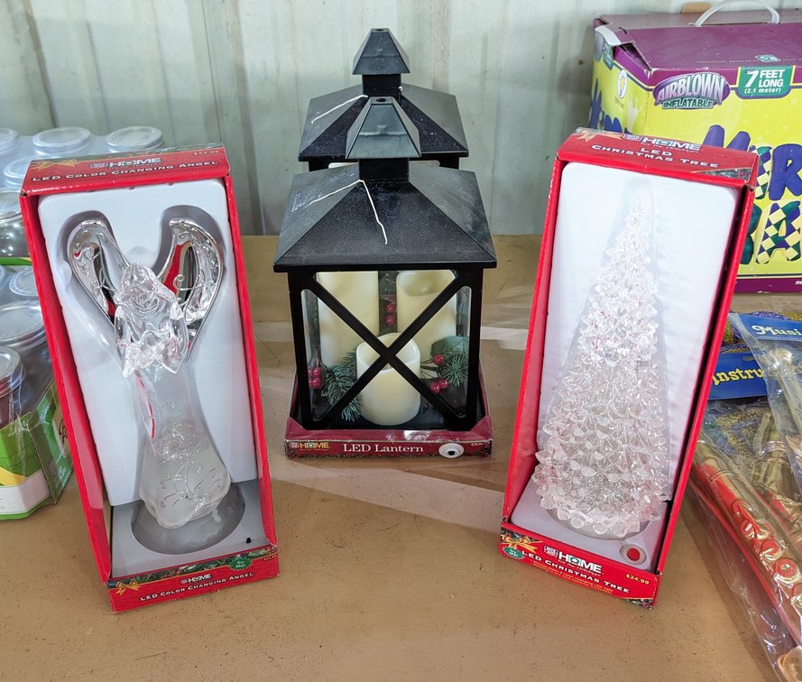 (2) LED Angel & Xmas Tree & (2) LED Lanterns