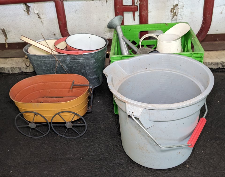 Gardening Lot, Watering Can, Planters & Buckets 