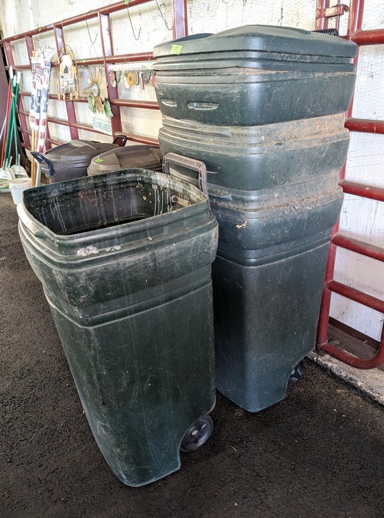 (4) Rubbermaid Trash Cans
