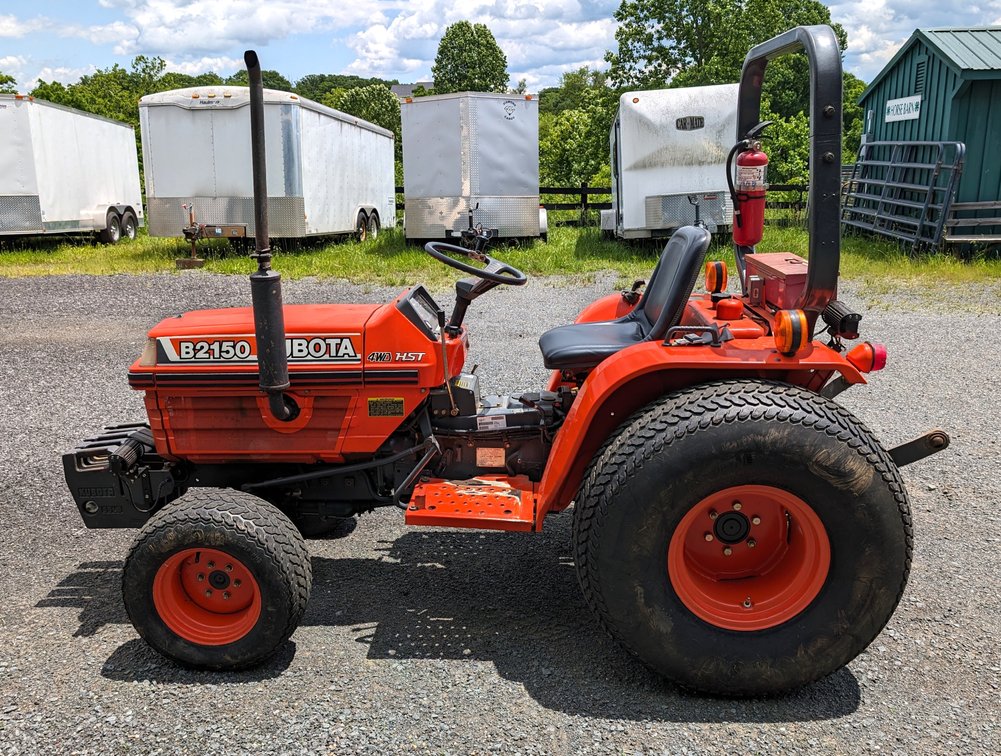 Kubota B2150 4WD HST Tractor