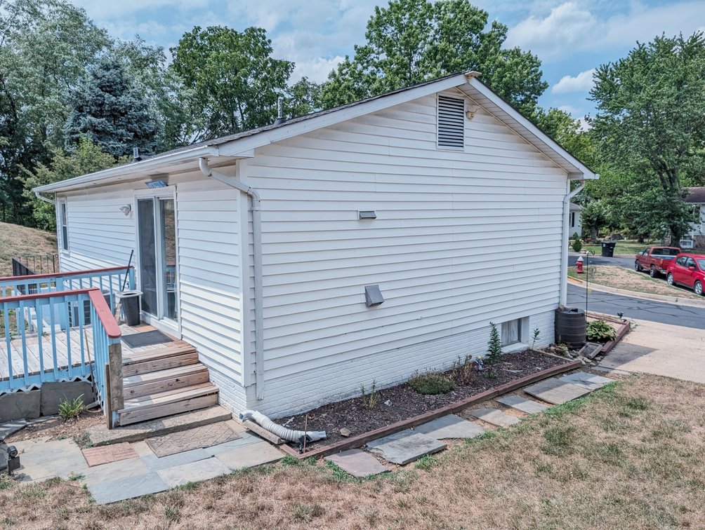 Image for 2 BR/2 BA Home in Oak View Neighborhood of Leesburg, VA--SELLING to the HIGHEST BIDDER!!