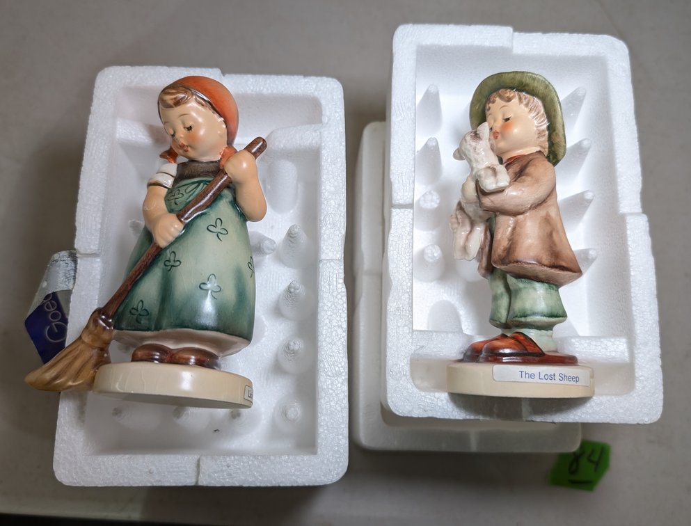 (2) Goebel Figurines 
