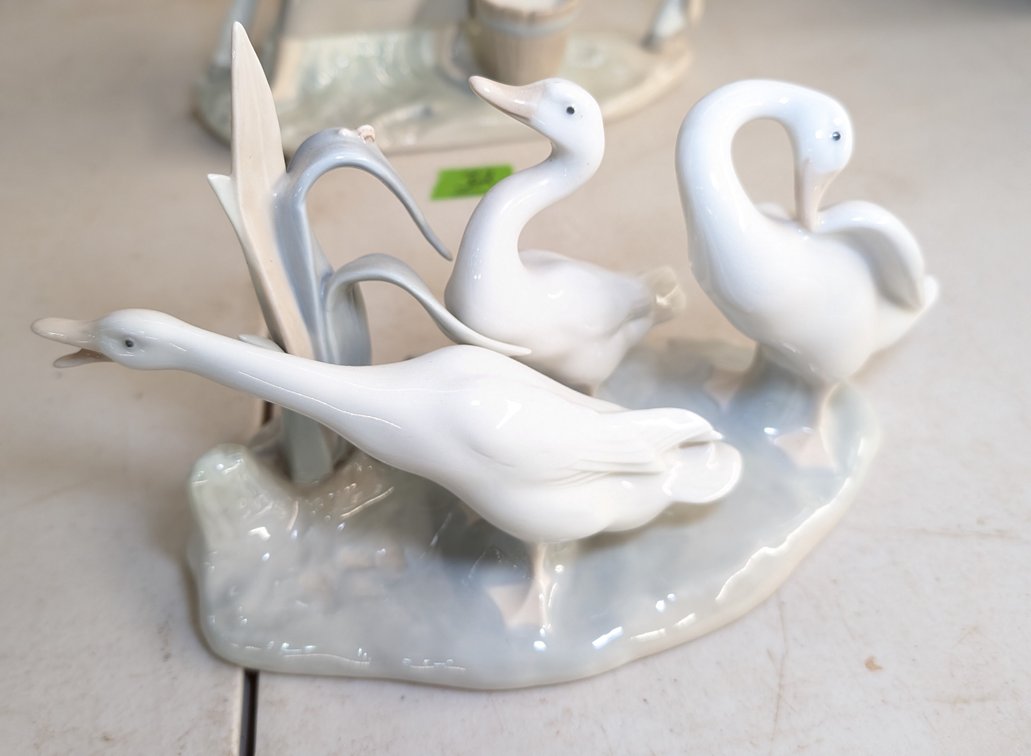 Lladro Porcelain Geese Group Figurine 